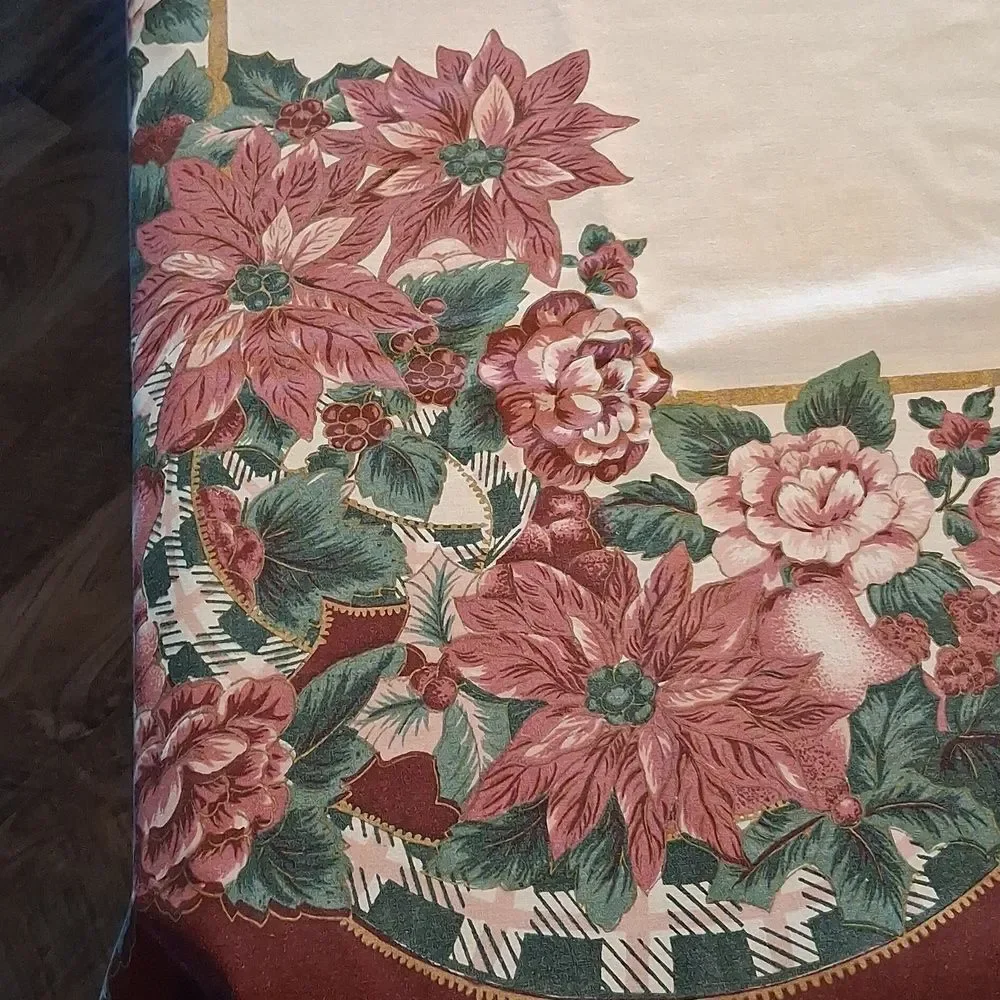 Christmas Tablecloth With Beautiful Burgundy‎ Poinsettia Design